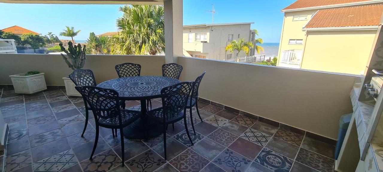 Aride 4 Awesome View Of Uvongo Main Swimming Beach From Communal Braai Area Appartement Margate Buitenkant foto